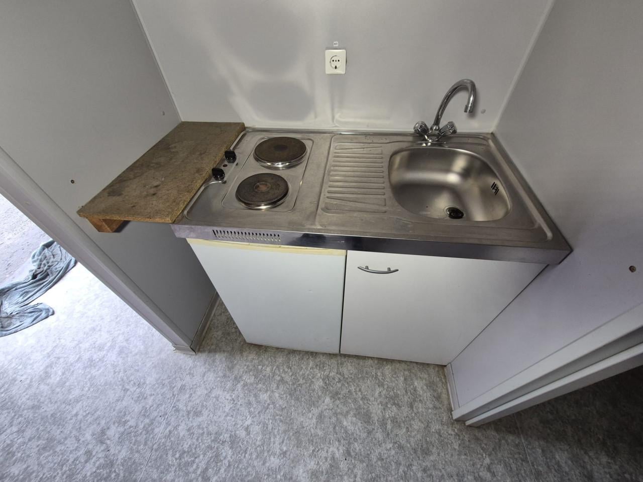 Kantoorunit / woonunit / bureelcontainer / bouwkeet 6x3m