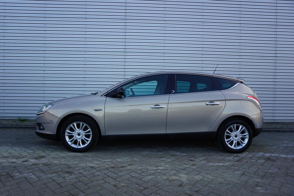 Lancia Delta 1.4-16v oro climate / navi / cruise / parkeers. / elektr. rame