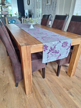 Zeer zware teakhouten tafel 1 x 2 meter en event 6 stoelen