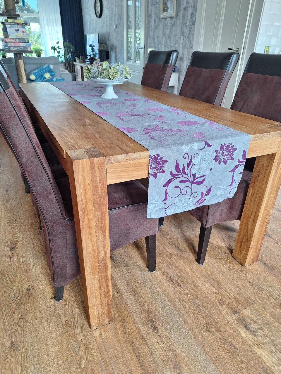 Zeer zware teakhouten tafel 1 x 2 meter en event 6 stoelen