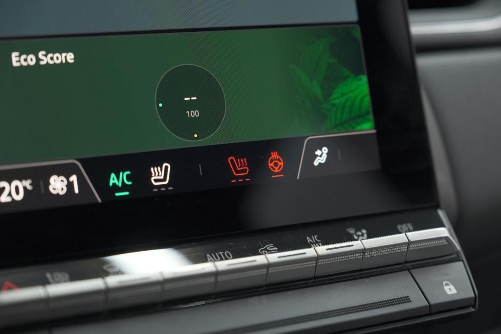 Renault Captur mild hybrid 160 edc techno | pack winter | camera | adaptiev