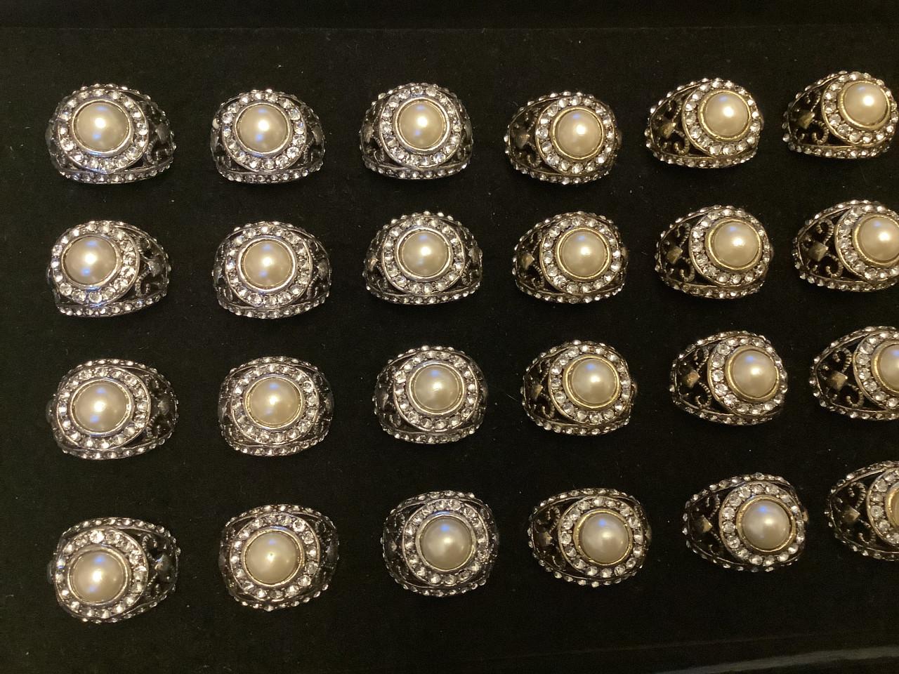 Partij mooie ringen.  Actie, Actie, Actie.  (Partij 48)