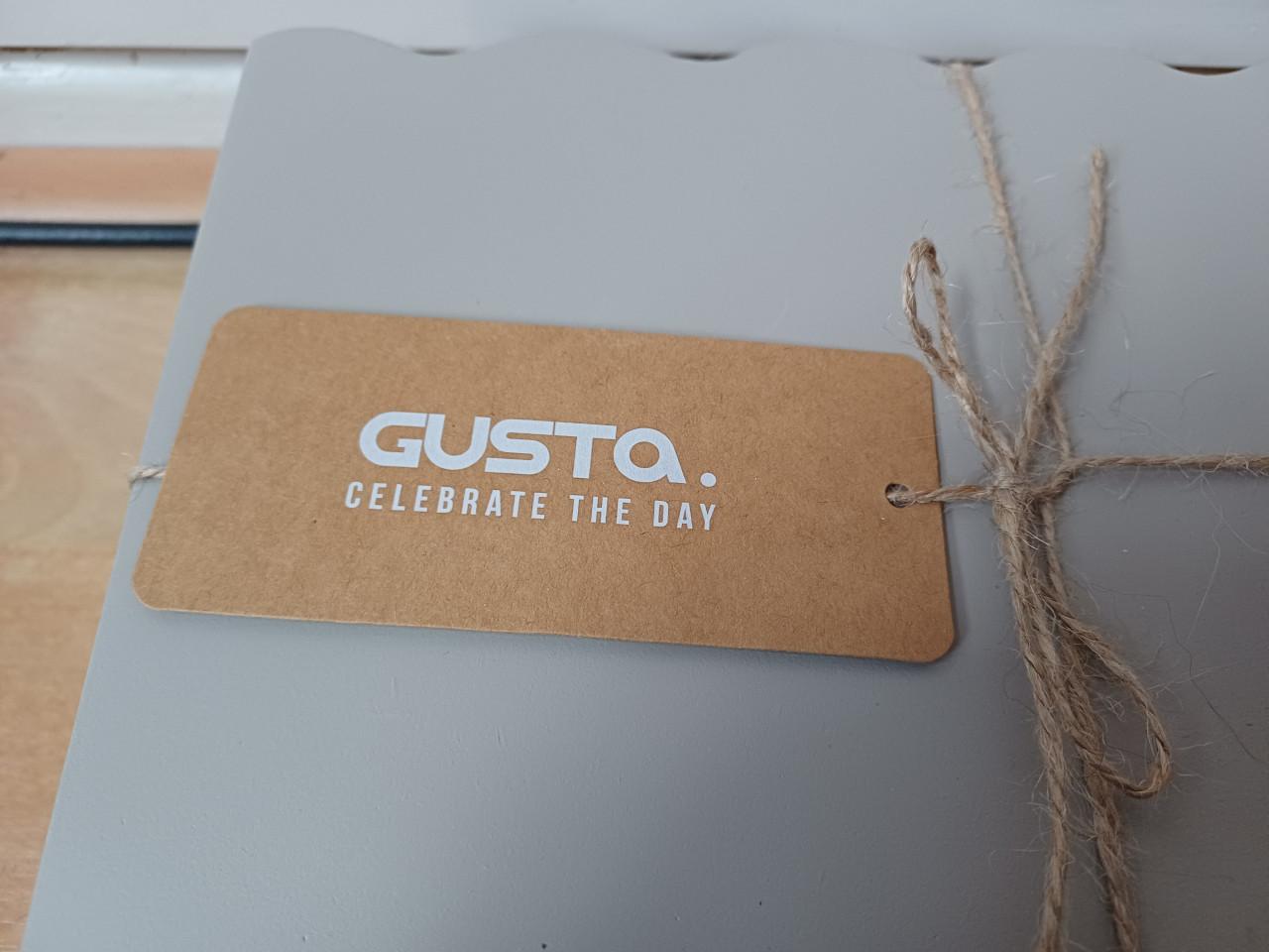 Gusta, 100% leuk: theepot, theedoos, 2 x theemok + siroop