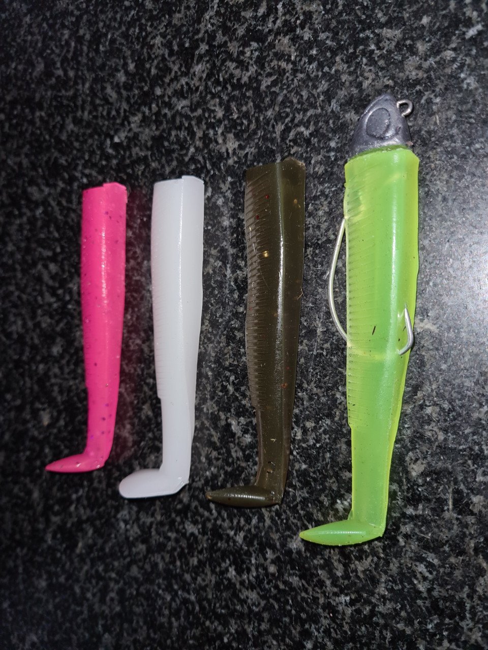 Zeebaars shads minnow 9 cm.