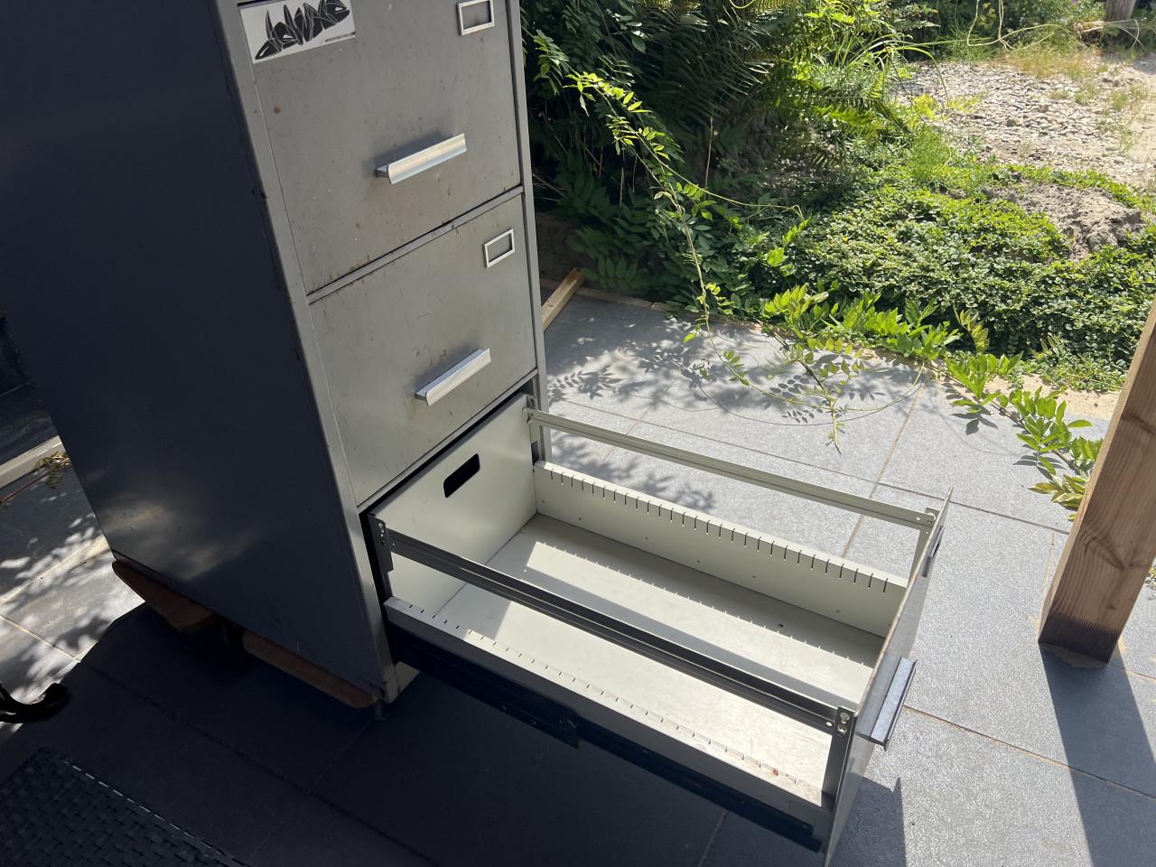 Gispen archiefkast
