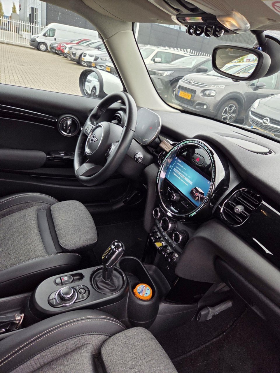 Mini Electric mini business edition 33 kwh | apple carplay & android auto |