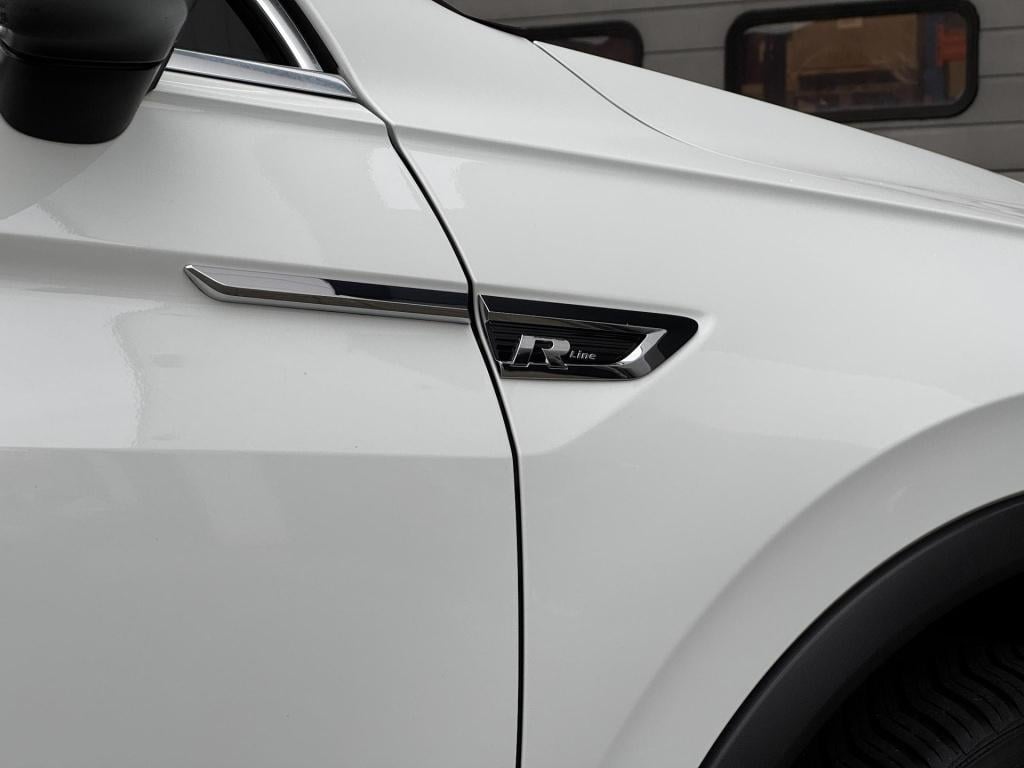 Volkswagen Tiguan 1.5 tsi act highline business r nl-auto, uitklapbare trek