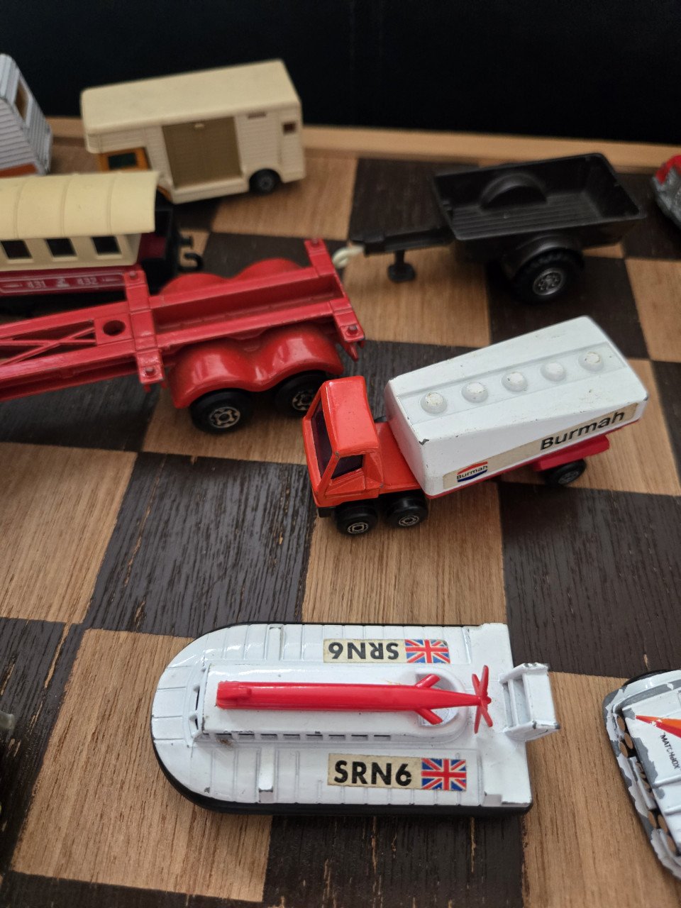 18x Matchbox autos, Lesney Made in England. Bieden mag.