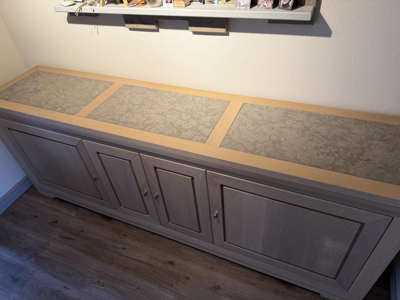 Massief blank/white eiken met grijze natuursteen meubelset