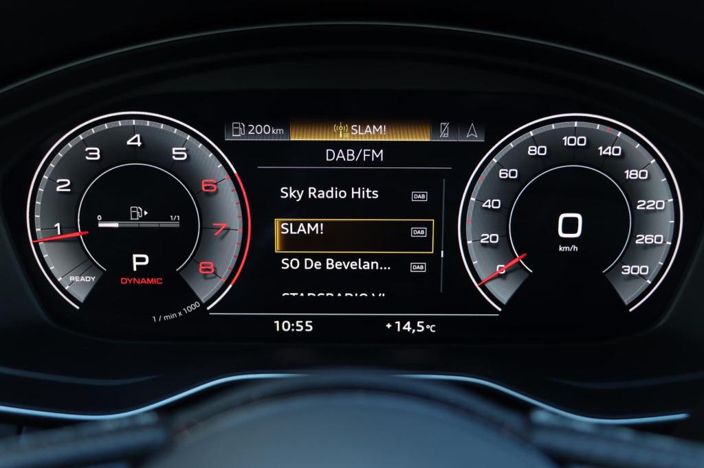 Audi A4 limousine 35 tfsi s-line edition 150pk s-tronic