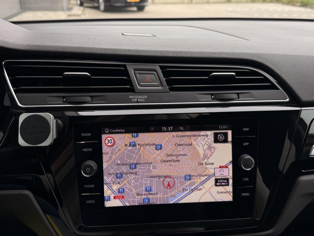 Volkswagen Touran 1.5 tsi highline business r 7p | acc | achteruitrijcamera
