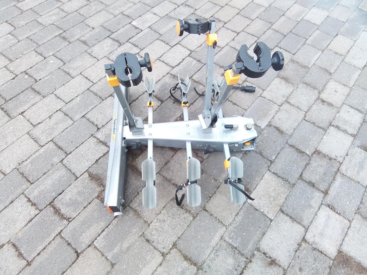 Fietsendrager voor drie fietsen