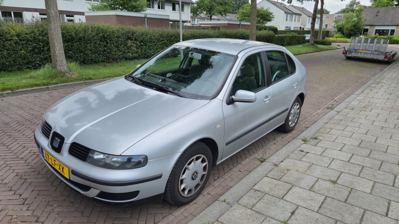 Seat Leon 1.6 uit 2002 – Airco, Bluetooth radio, Android auto