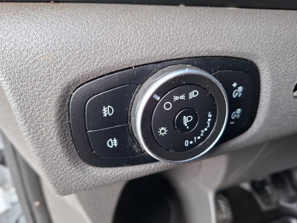 Ford Transit Custom 320 2.0 tdci l2h2 trend airco / cruise controle / verho