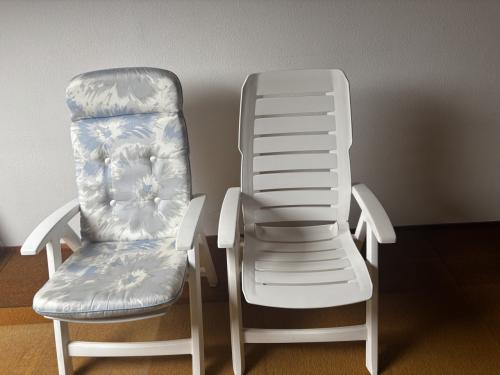 Tuinstoelen en tafel