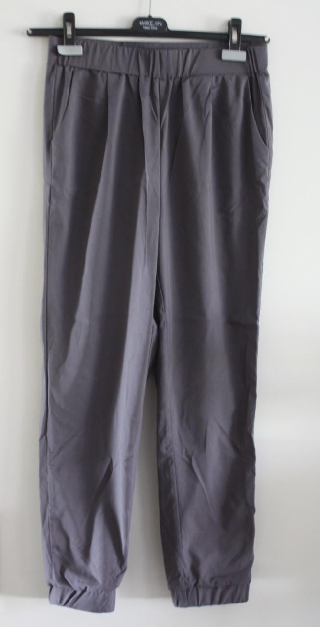 Grijze broek  maat L