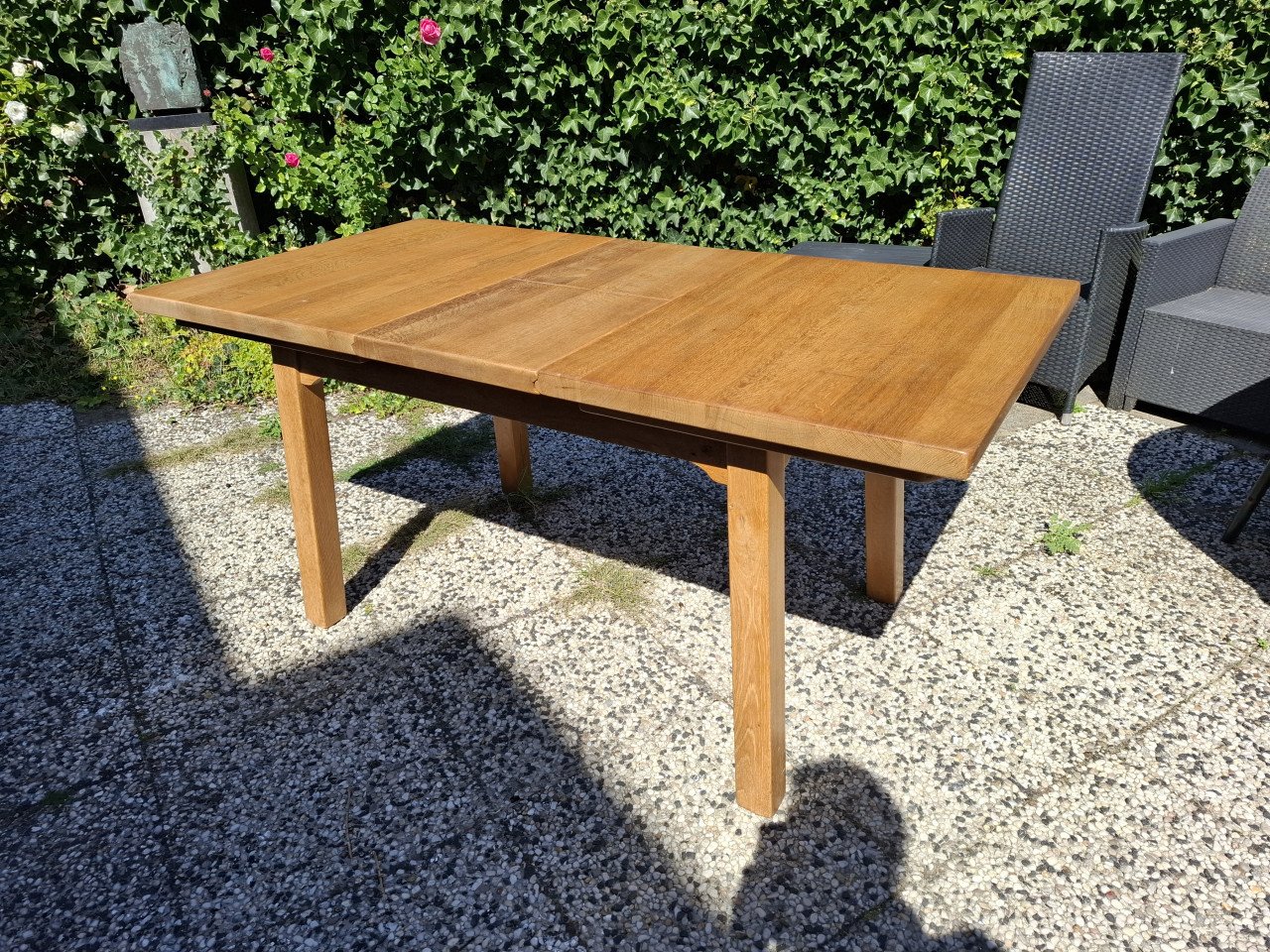 Zwaar houten tafel