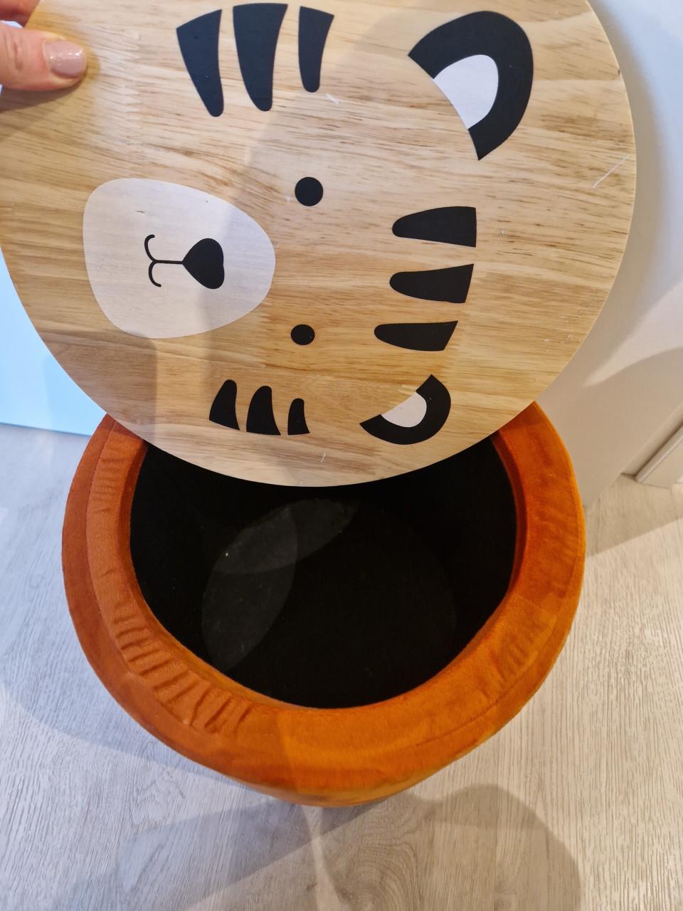 Opbergpoef kinderkamer