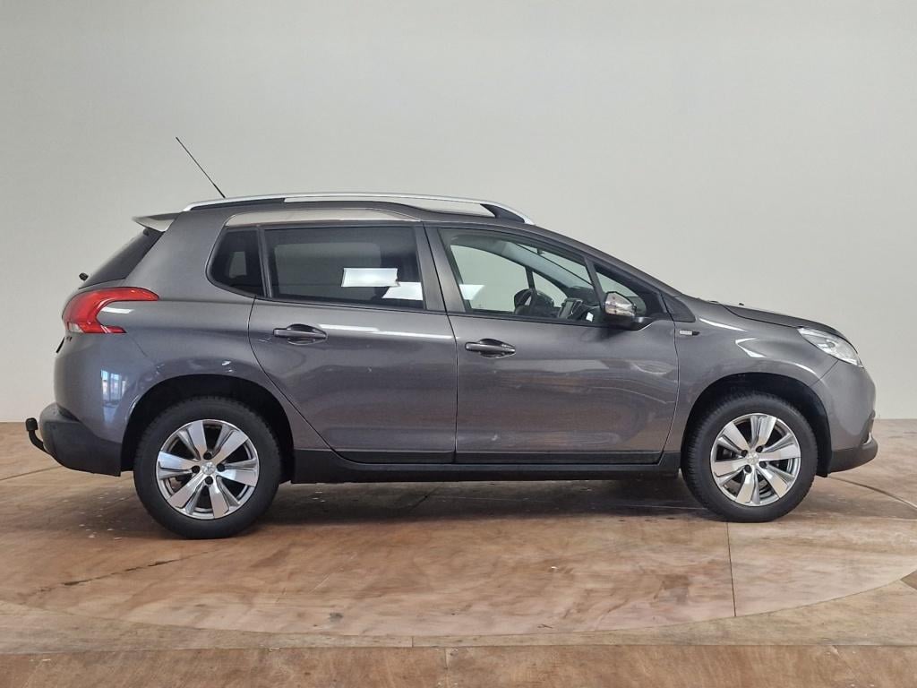 Peugeot 2008 1.2i style
