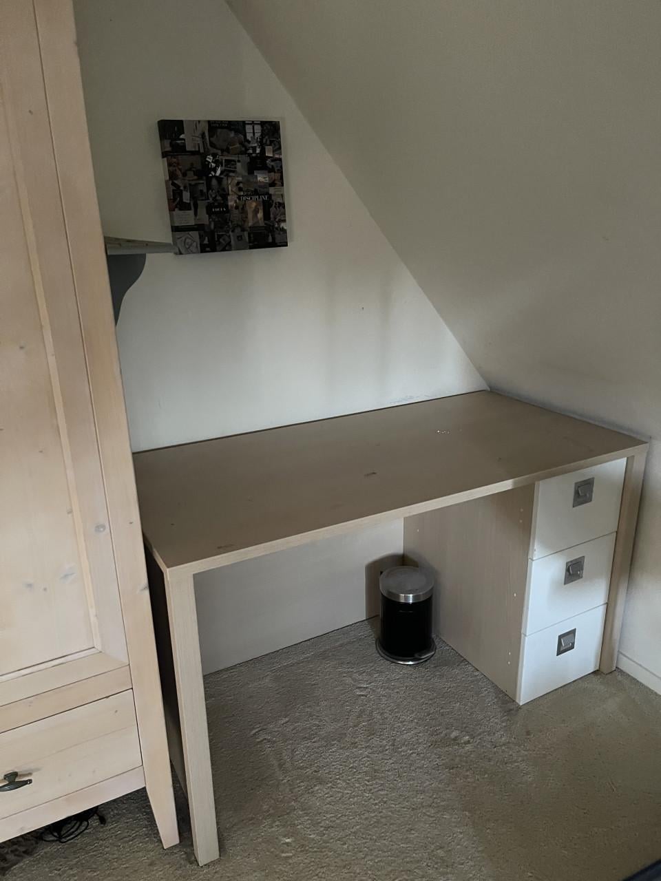 Mooi bureau gratis afhalen
