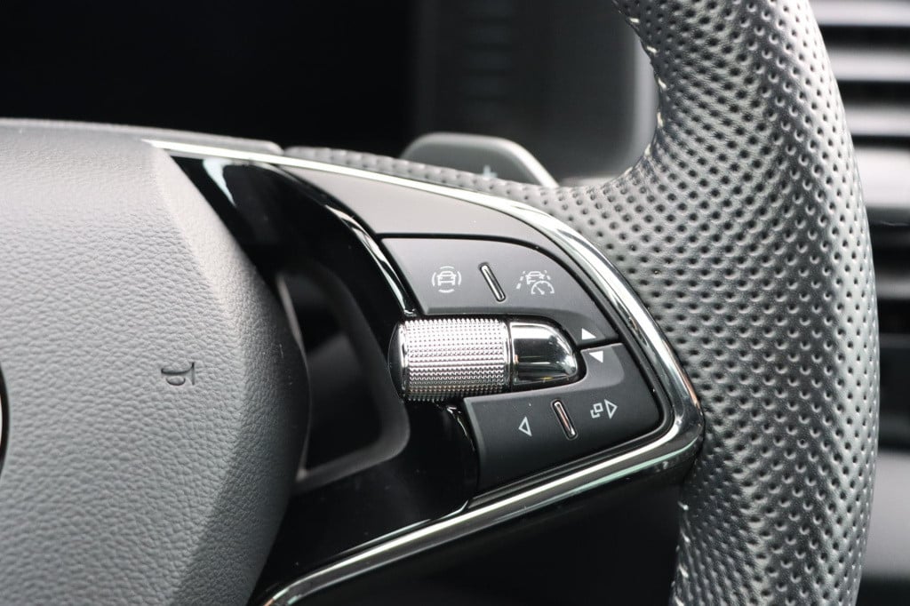 Skoda Karoq 1.5 tsi sportline 150pk dsg7