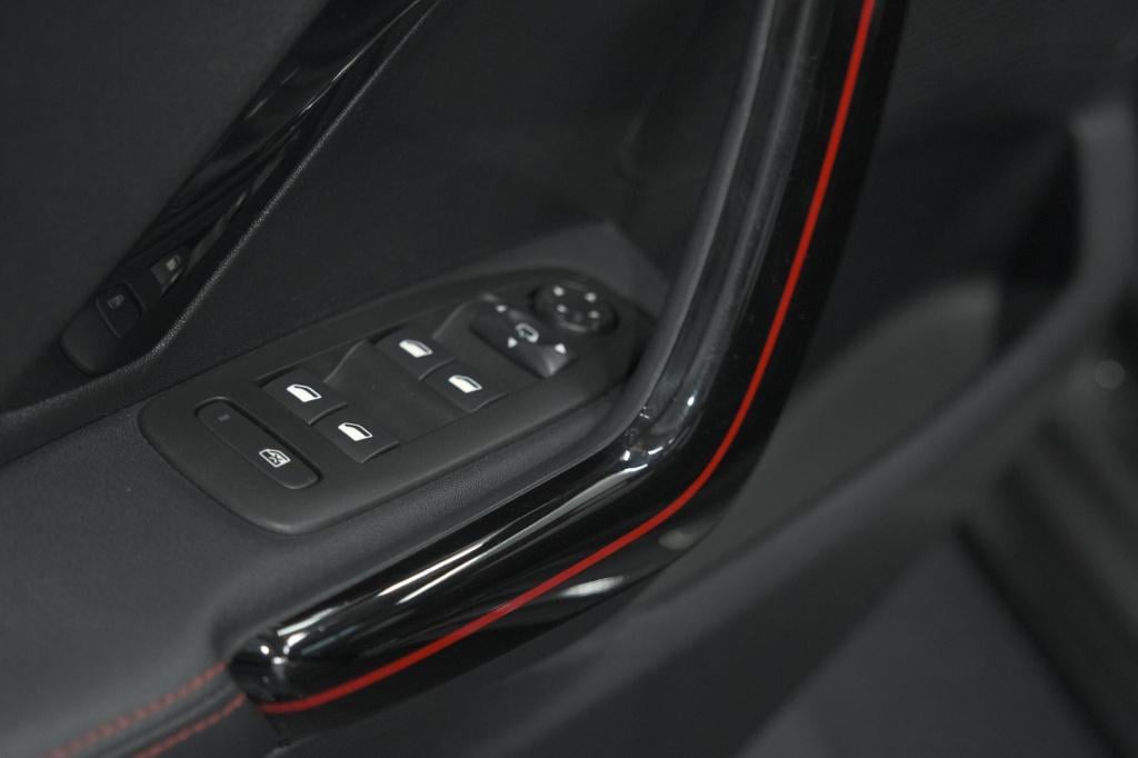 Peugeot 2008 puretech 130 gt-line | allseason banden | panoramadak | apple 