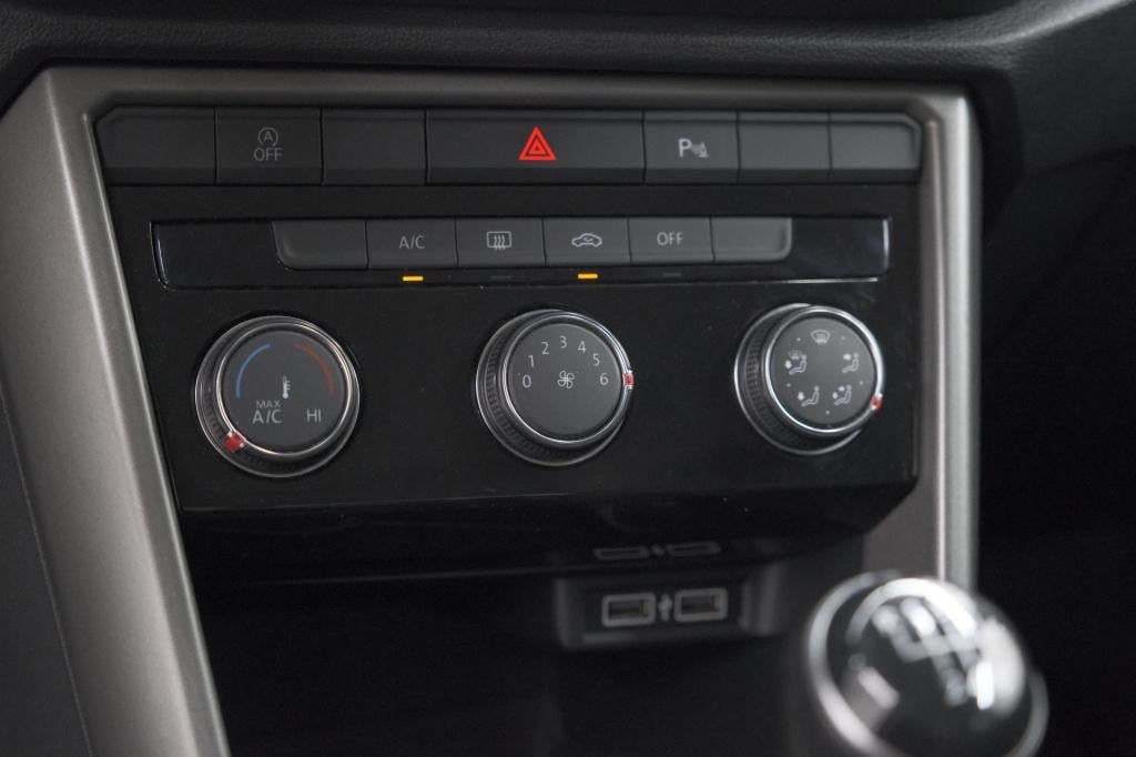Volkswagen T-roc 1.0 tsi style business 116pk | trekhaak | adaptieve cruise