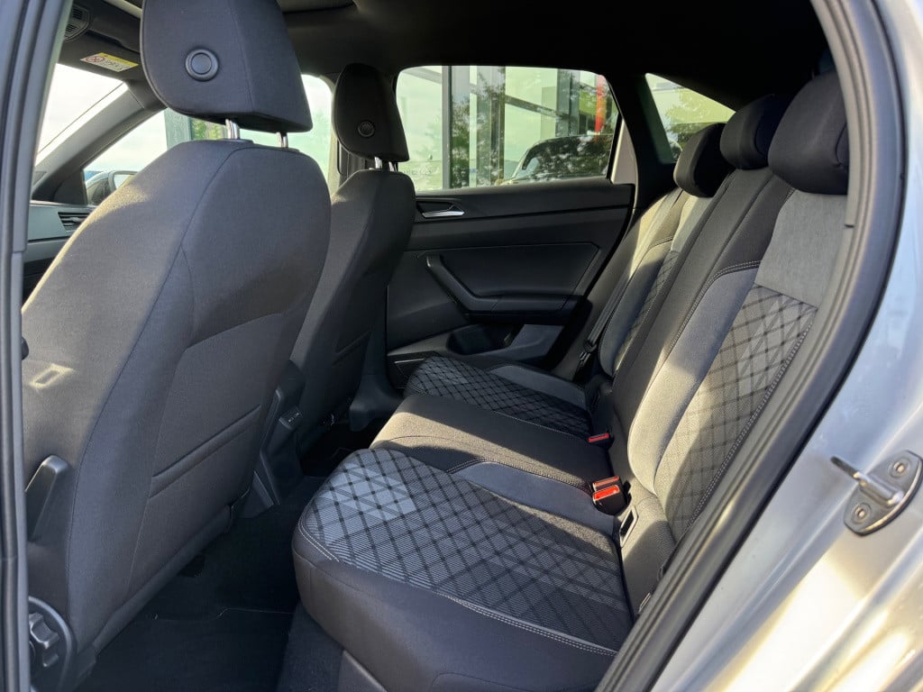 Volkswagen Taigo 1.0 tsi r-line * panoramadak * carplay * acc * clima