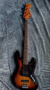 SX bas, model Fender Jazzbass