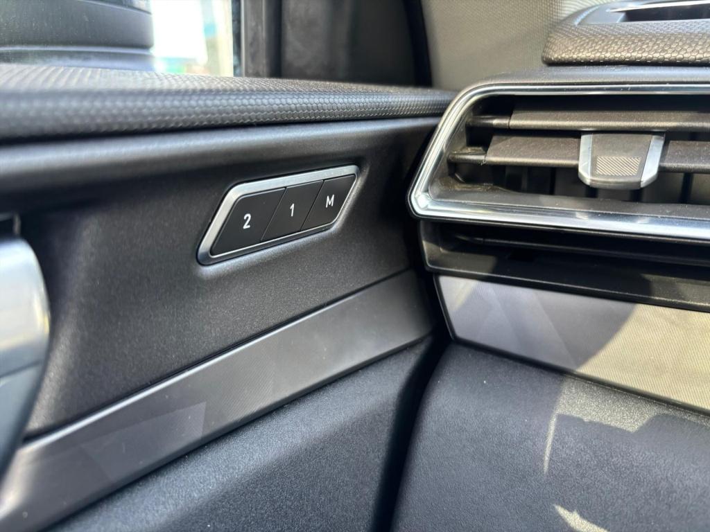 Lynk & Co 01 261pk phev, plug in hybrid , 360 camera, pano dak , cap play ,