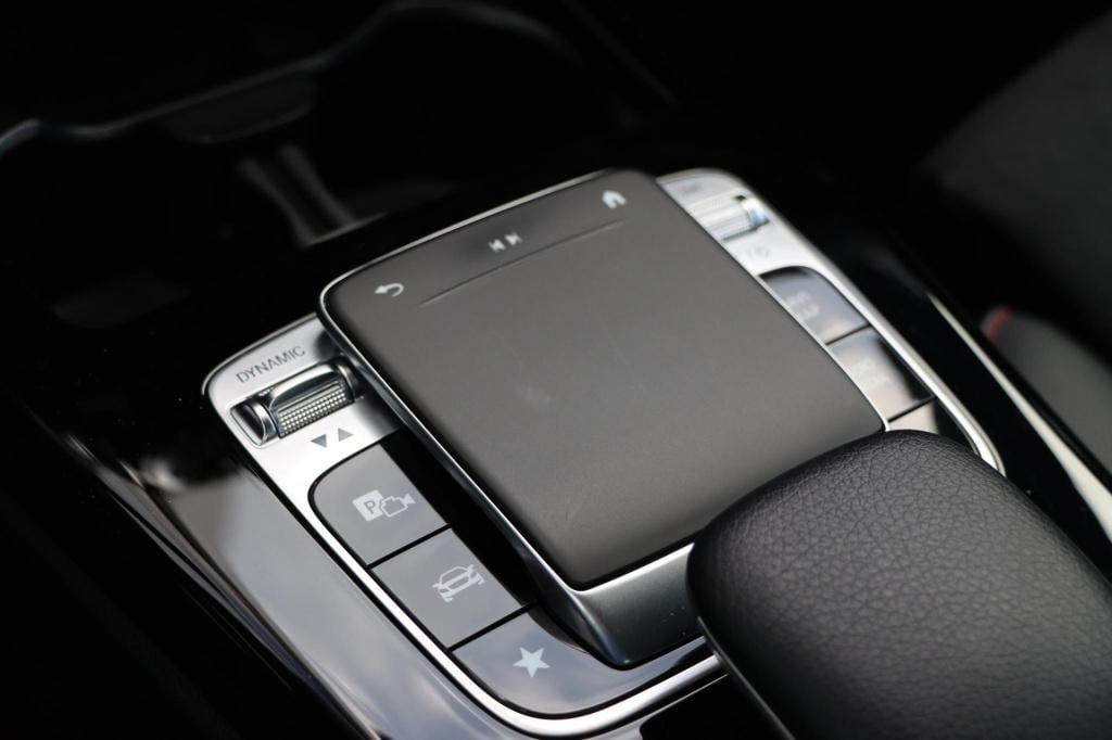 Mercedes-Benz A-Klasse 180 business solution amg 136pk automaat