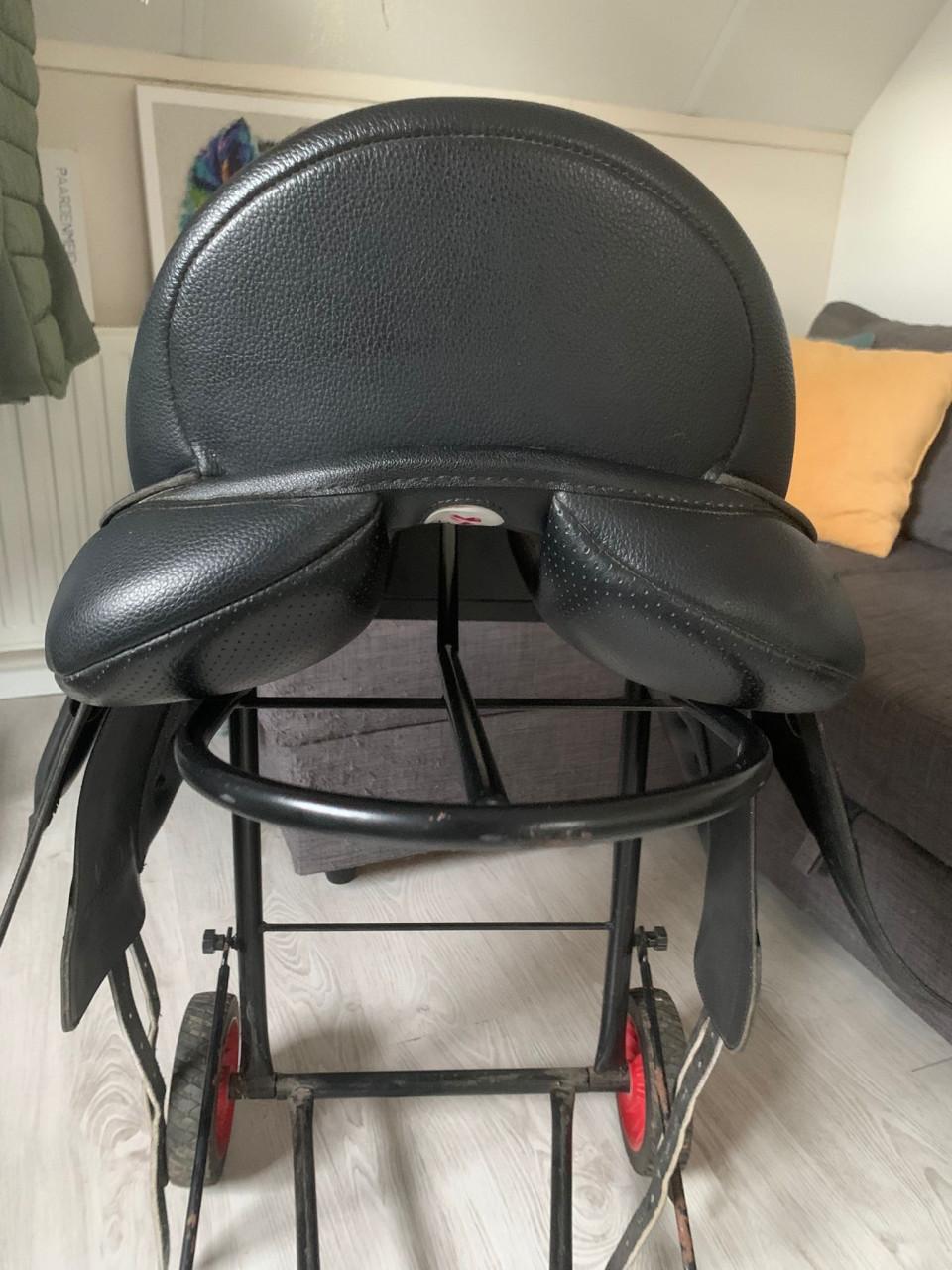 Wintec dressuur 500 hart 17 inch