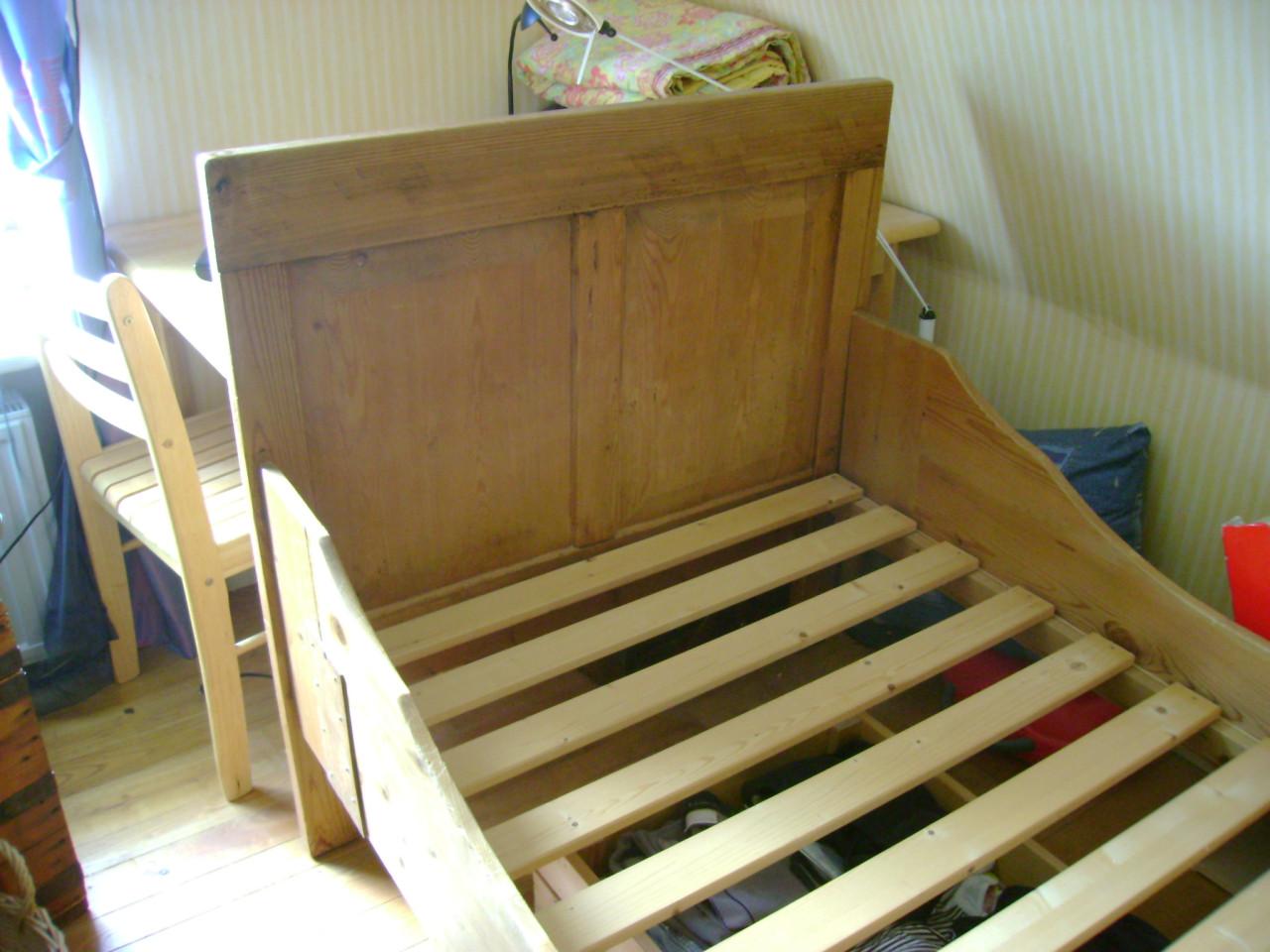 Antiek grenen bed