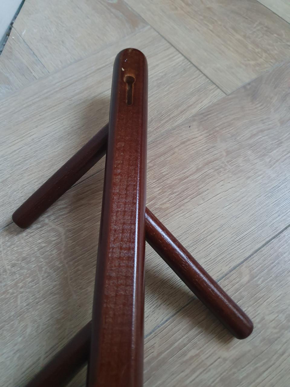 Wandkapstok bruin met 5 haken | garderoberek | Bayt stijl