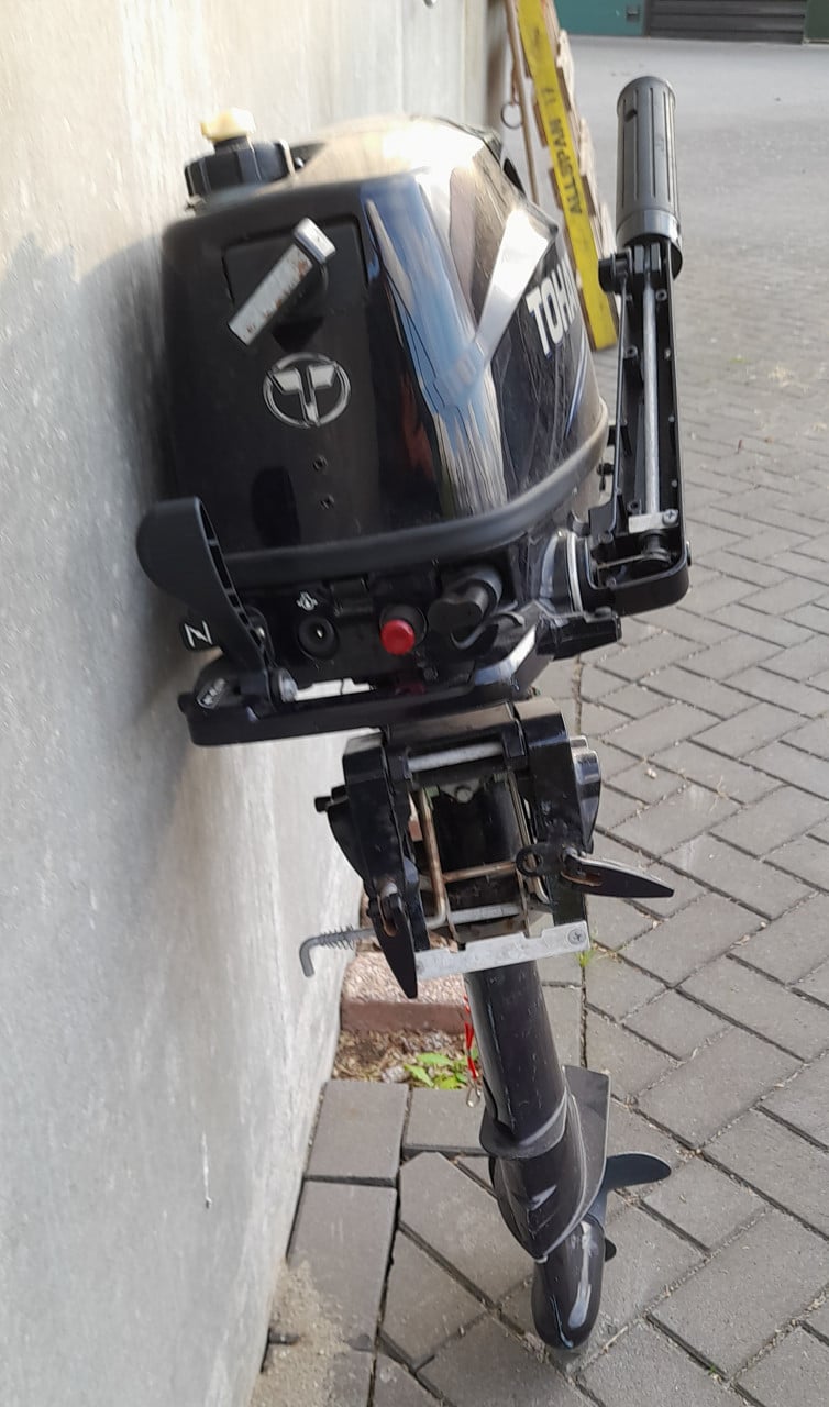 Tohatsu buitenboordmotor.
