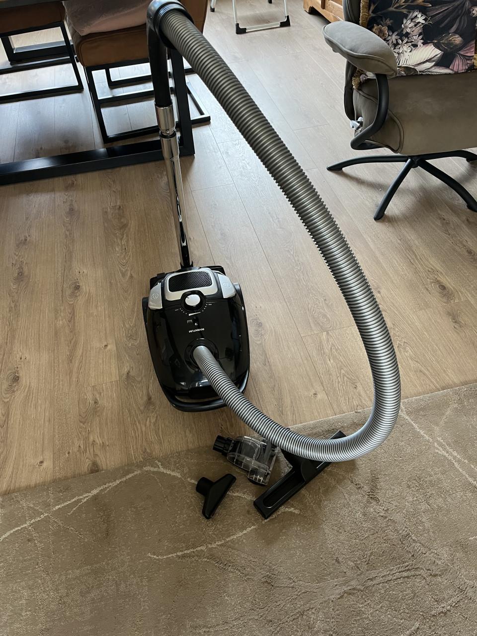 Te koop Inventum stofzuiger Z.G.A.N.