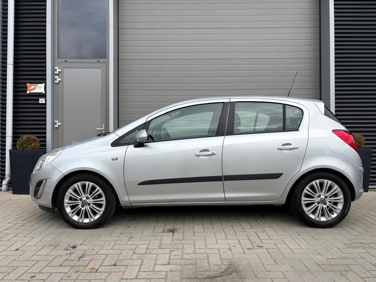 Opel Corsa 1.4-16V Cosmo