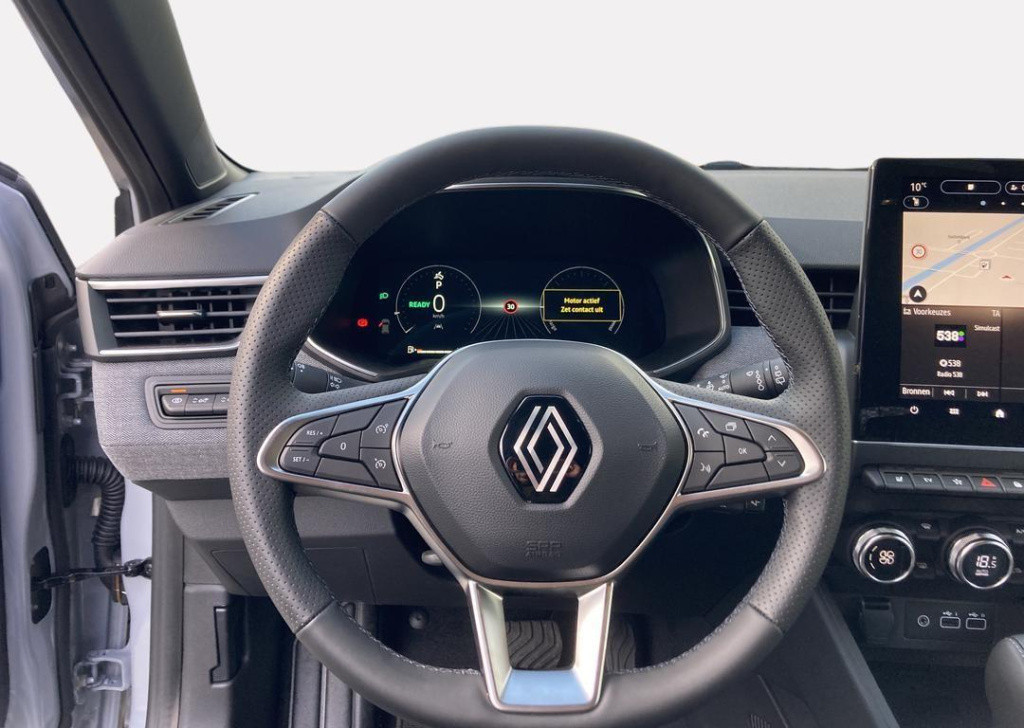 Renault Clio 1.6 e-tech full hybrid 145 techno - demo - pack navigation tec