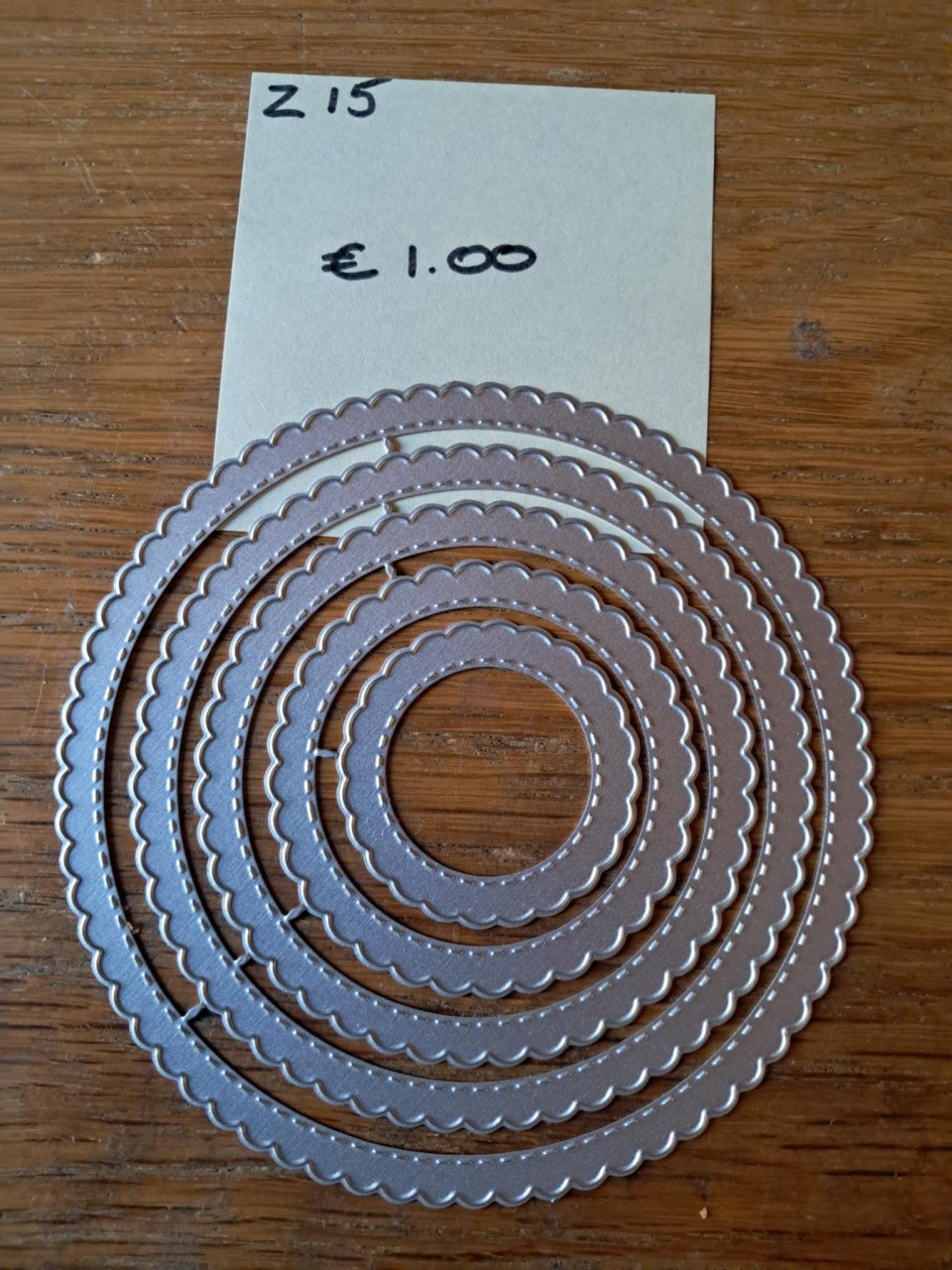 Snijmallen, stempels en andere hobbyspullen te koop