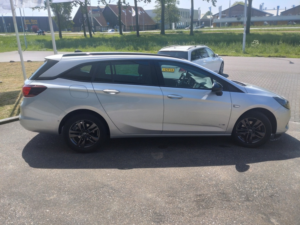 Opel Astra sports tourer 1.2 design&tech