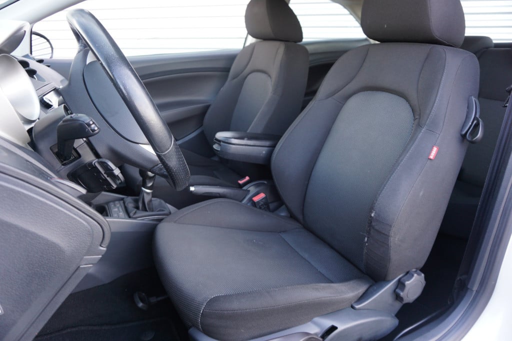 Seat Ibiza 1.6 reference airco / navi / cruise / elektr. ramen / stoelverw.