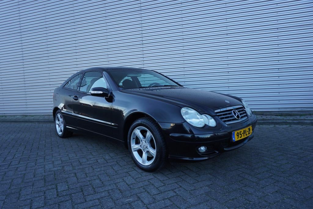 Mercedes-Benz C-Klasse sportcoupé 180 k. automaat - airco / cruise / elektr