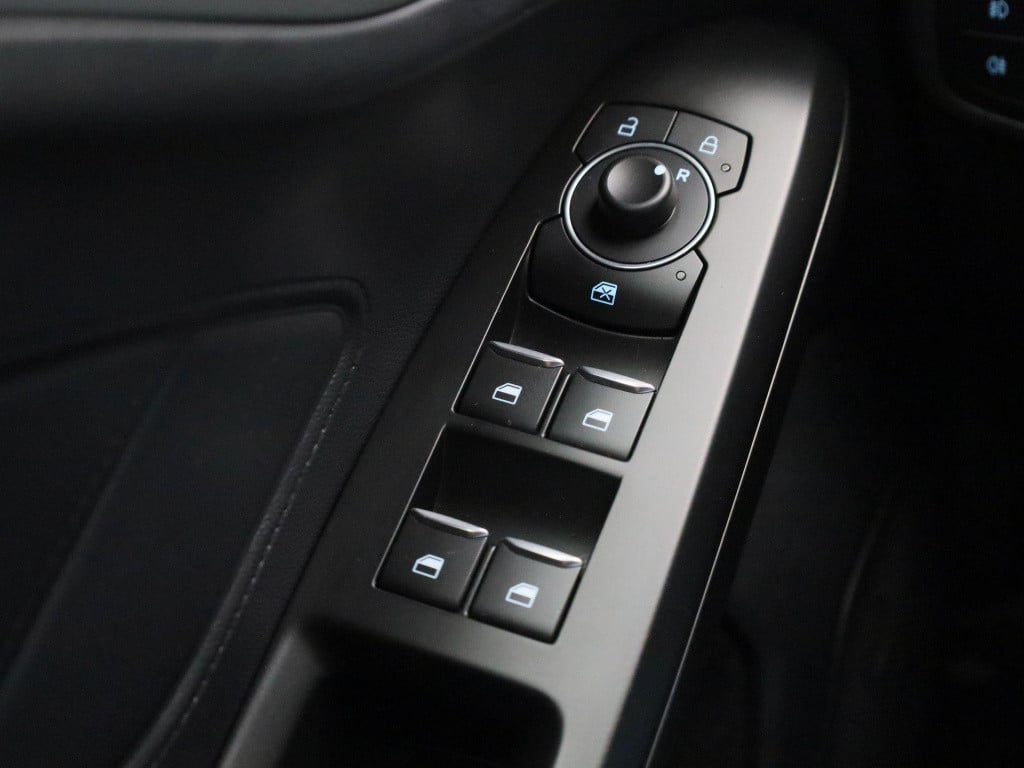 Ford Focus 1.0 ecoboost hybrid connected | parkeer sensoren | navigatie | c