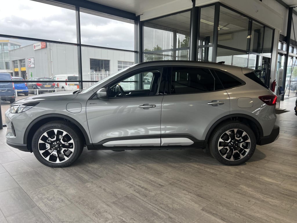 Ford Kuga 2.5 phev active slechts 322km!