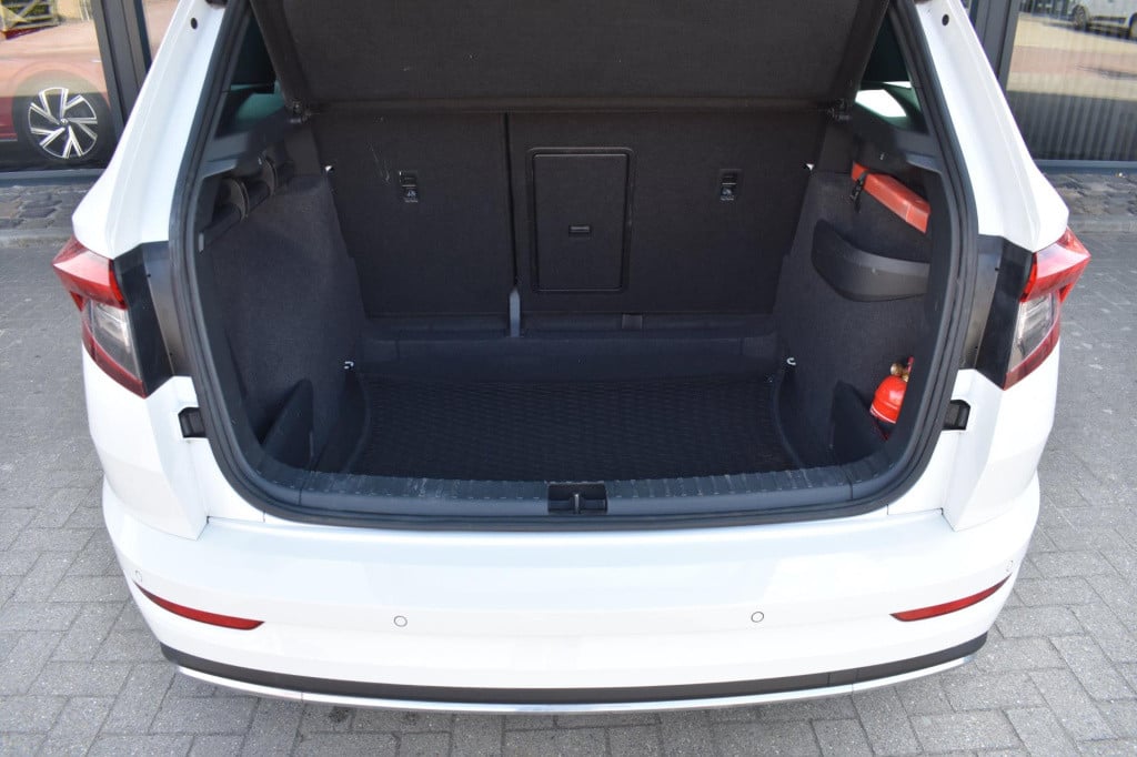 Skoda Karoq 1.5 tsi act sportline | panoramadak | canton | dealer onderhoud