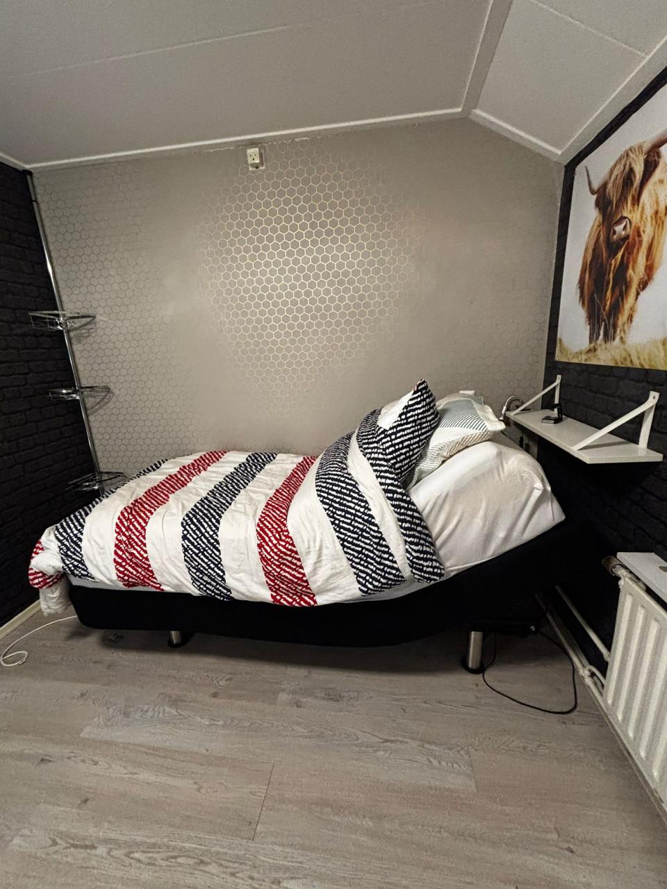 Tempur verstelbaar 1 persoonsbed met massage funtie