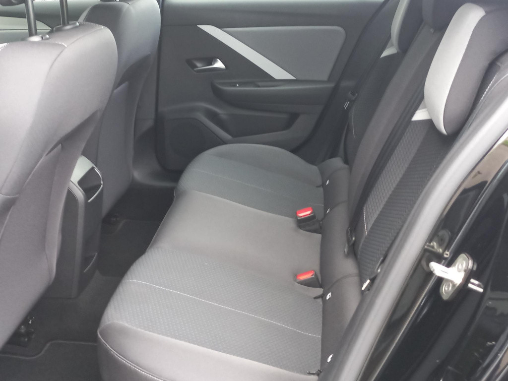 Opel Astra 1.2 edition 110pk | navi | climate | pdc | lmv |