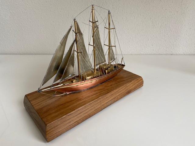 Schitterend handgemaakt model van de Eendracht