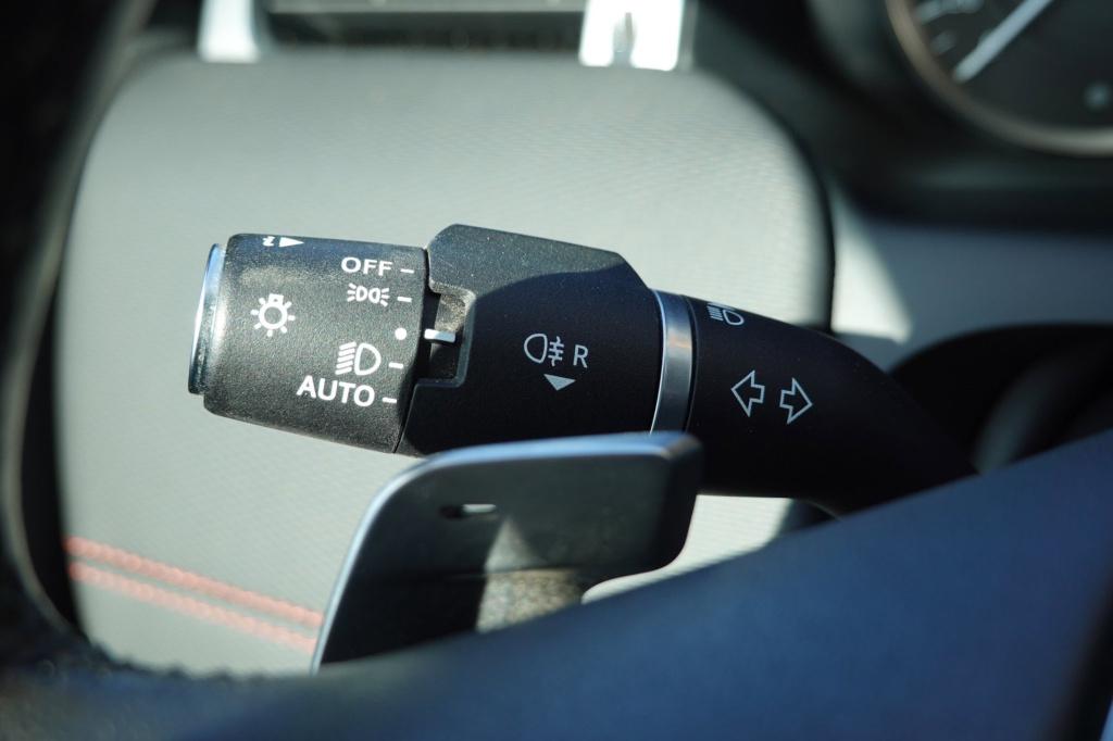 Land Rover Discovery p300e 1.5 r-dynamic hse