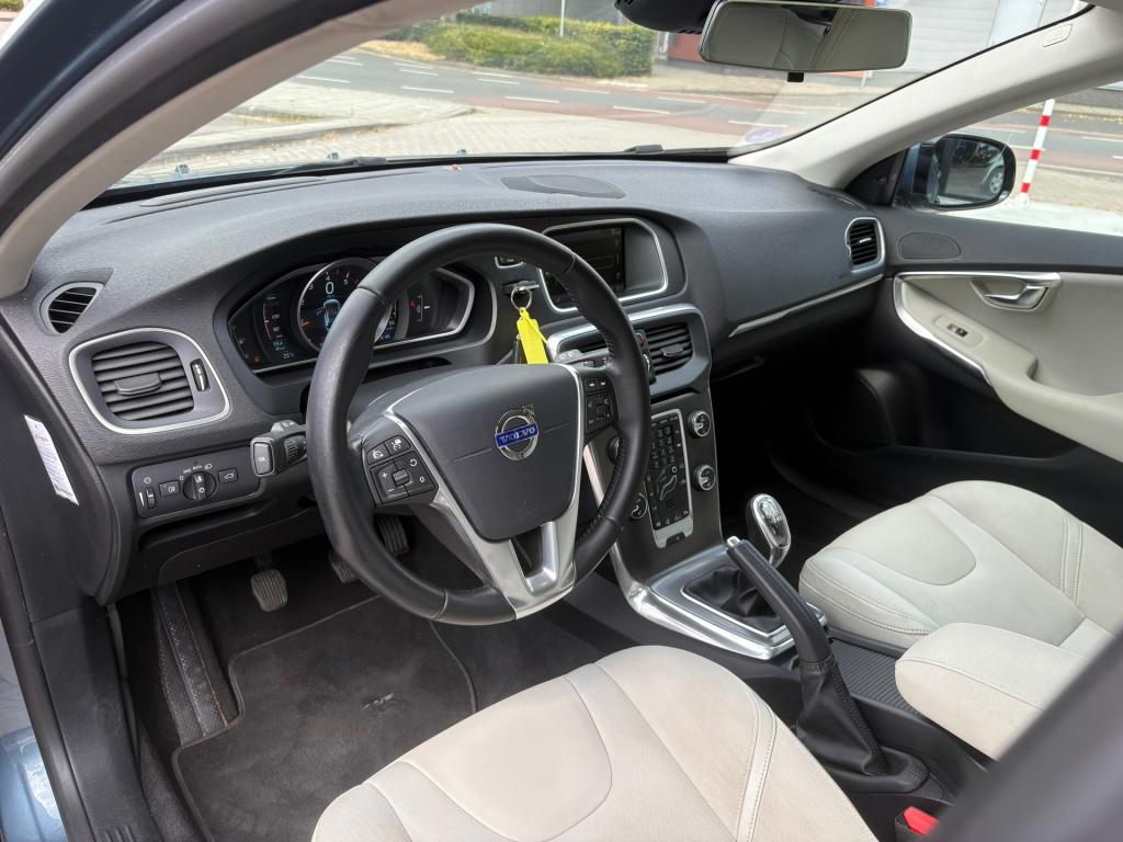 Volvo V40 1.6 t4 momentum